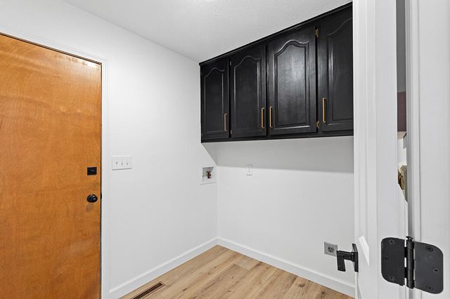 2340 S Nolting Avenue, Springfield, MO 65807