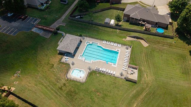 2340 S Nolting Avenue, Springfield, MO 65807