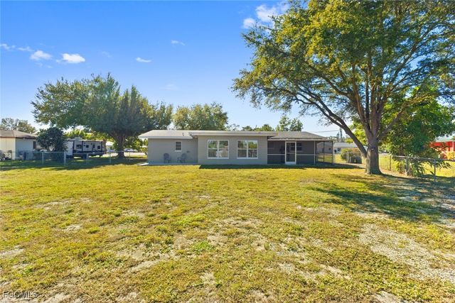 2307 Woodland BLVD, Fort Myers, FL 33907