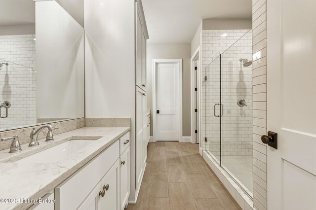 6425 Paintbrush Ln, Prospect, KY 40059