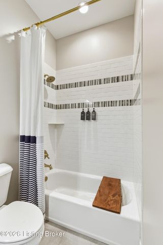 6425 Paintbrush Ln, Prospect, KY 40059