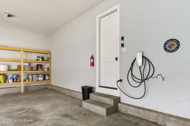 6425 Paintbrush Ln, Prospect, KY 40059