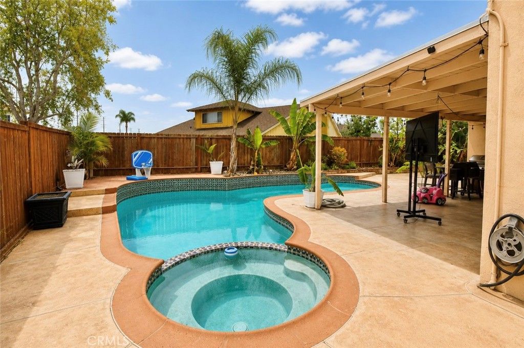 Image 25 of property listing at 14522 Emerywood Road, Tustin, CA 92780