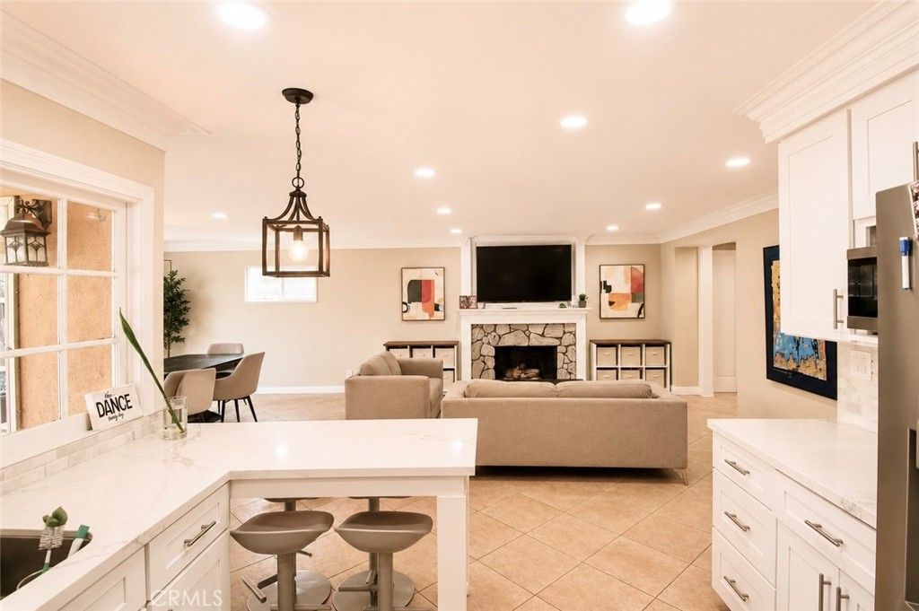Image 7 of property listing at 14522 Emerywood Road, Tustin, CA 92780