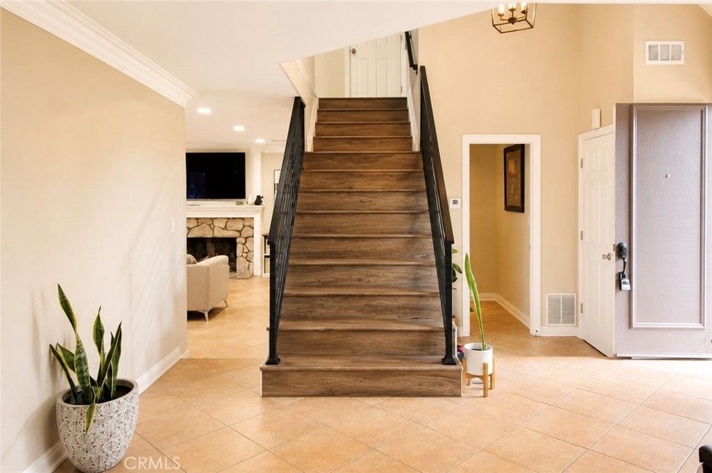 Image 8 of property listing at 14522 Emerywood Road, Tustin, CA 92780