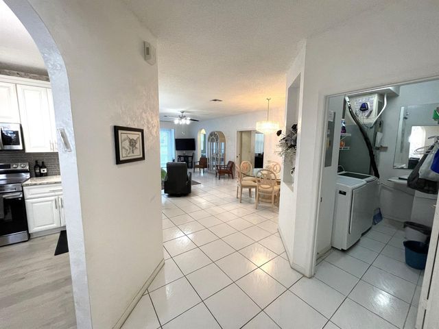 7941 Laina Lane 2, Boynton Beach, FL 33437