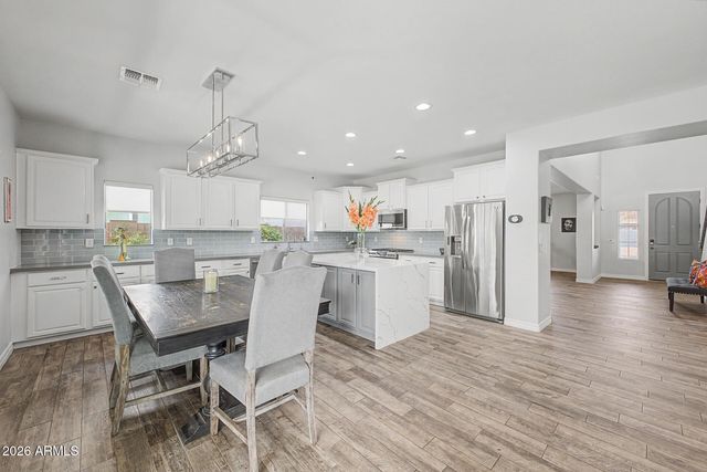 2733 E RAKESTRAW Lane, Gilbert, AZ 85298
