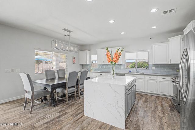 2733 E RAKESTRAW Lane, Gilbert, AZ 85298