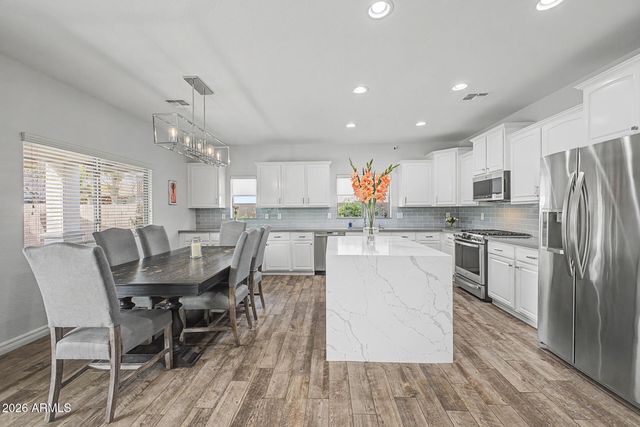 2733 E RAKESTRAW Lane, Gilbert, AZ 85298