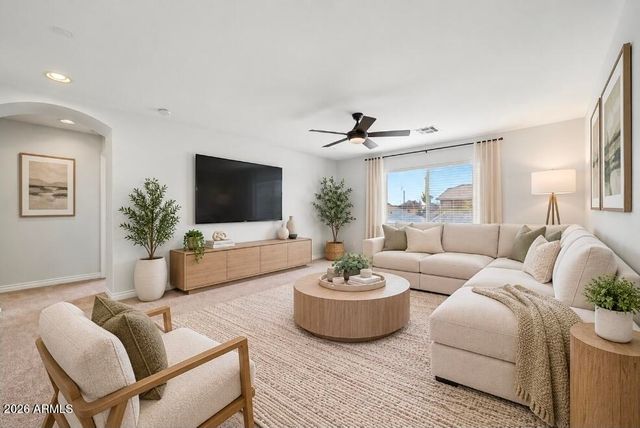 2733 E RAKESTRAW Lane, Gilbert, AZ 85298