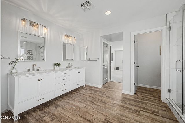 2733 E RAKESTRAW Lane, Gilbert, AZ 85298