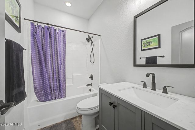 2733 E RAKESTRAW Lane, Gilbert, AZ 85298