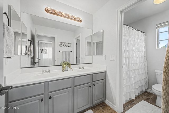 2733 E RAKESTRAW Lane, Gilbert, AZ 85298
