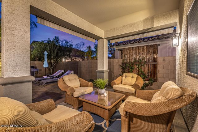 2733 E RAKESTRAW Lane, Gilbert, AZ 85298