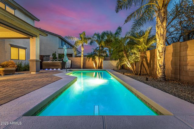 2733 E RAKESTRAW Lane, Gilbert, AZ 85298