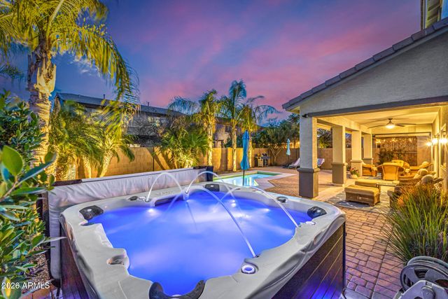 2733 E RAKESTRAW Lane, Gilbert, AZ 85298