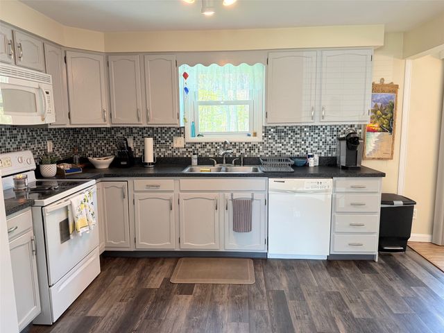 4518 VILLAGE Street, Millcreek, PA 16506