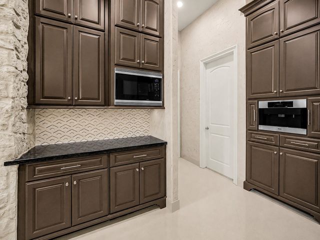 5703 Lakeshore Vista Drive, Richmond, TX 77469