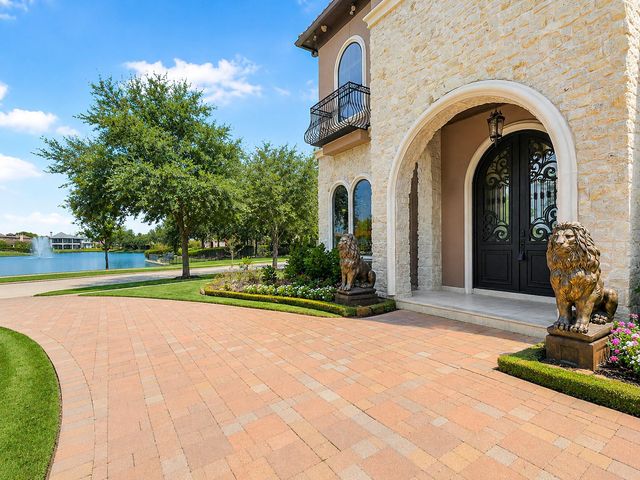 5703 Lakeshore Vista Drive, Richmond, TX 77469