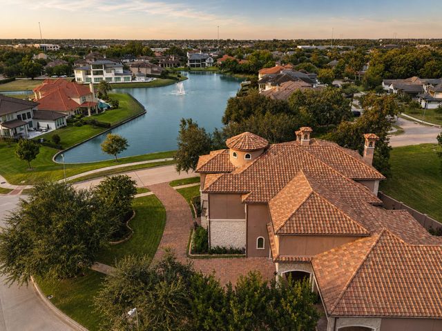 5703 Lakeshore Vista Drive, Richmond, TX 77469