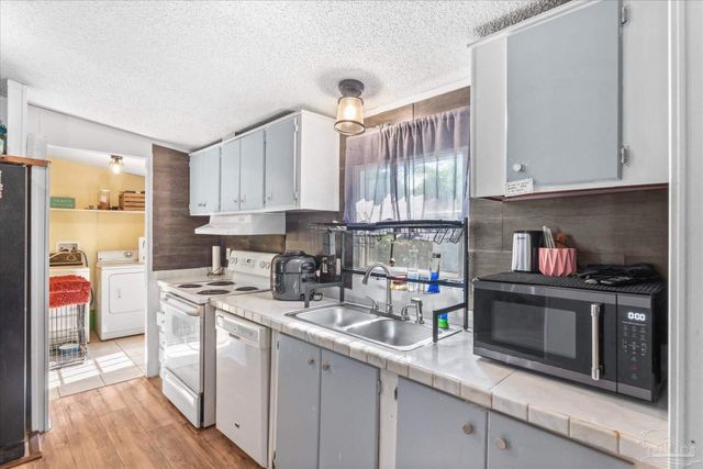 4485 Gainer Ave, Milton, FL 32583