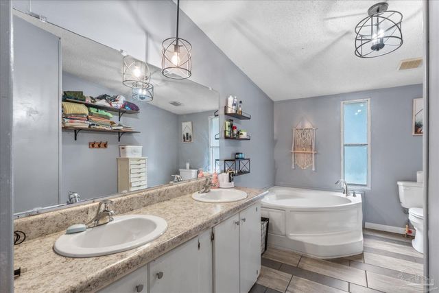 4485 Gainer Ave, Milton, FL 32583