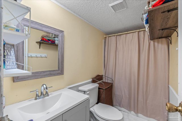 4485 Gainer Ave, Milton, FL 32583