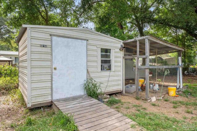 4485 Gainer Ave, Milton, FL 32583