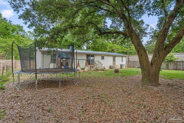 4485 Gainer Ave, Milton, FL 32583
