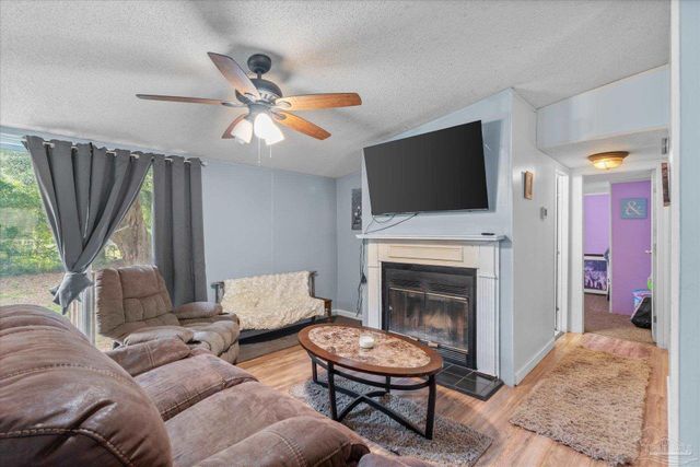 4485 Gainer Ave, Milton, FL 32583