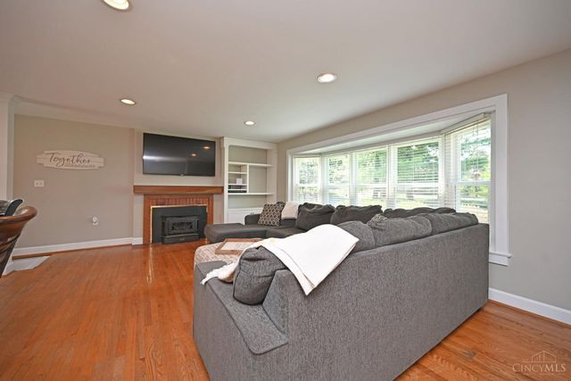 6866 Kenwood Road, Madeira, OH 45243