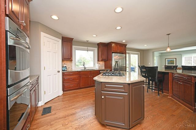 6866 Kenwood Road, Madeira, OH 45243