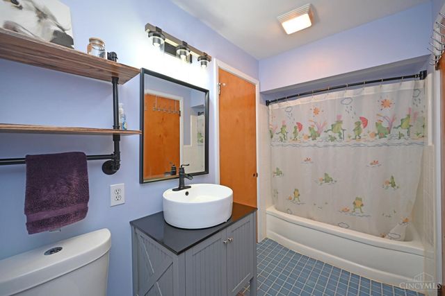 6866 Kenwood Road, Madeira, OH 45243