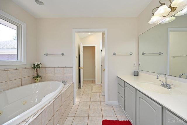 6866 Kenwood Road, Madeira, OH 45243