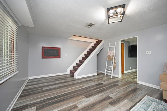 6866 Kenwood Road, Madeira, OH 45243