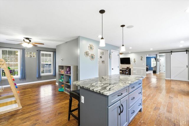 4 Cobblestone Place, Merrimack, NH 03054
