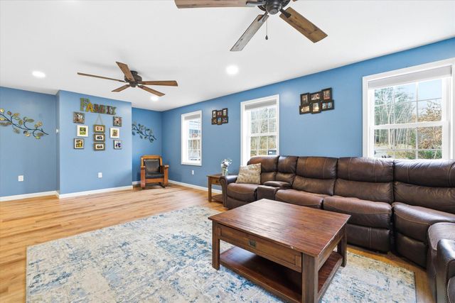 4 Cobblestone Place, Merrimack, NH 03054