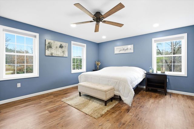 4 Cobblestone Place, Merrimack, NH 03054