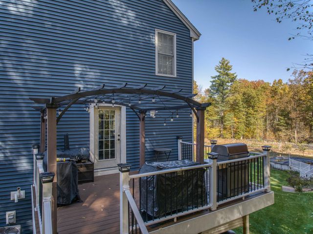 4 Cobblestone Place, Merrimack, NH 03054