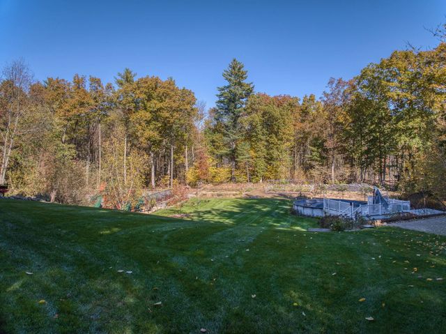 4 Cobblestone Place, Merrimack, NH 03054
