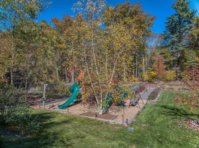 4 Cobblestone Place, Merrimack, NH 03054
