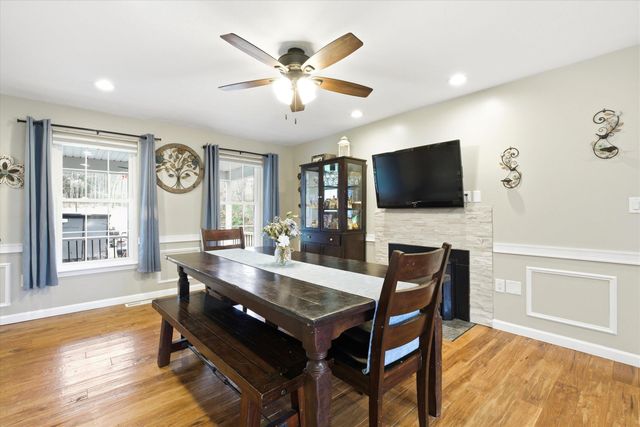 4 Cobblestone Place, Merrimack, NH 03054