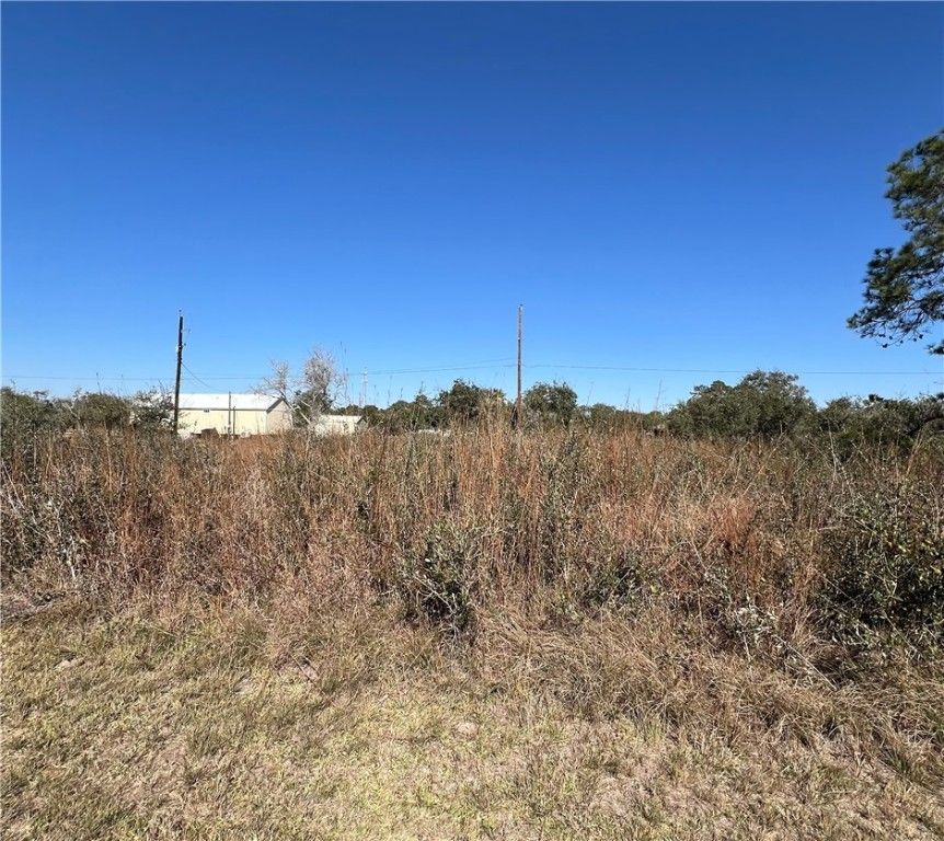 293 Woods Dr, Rockport, TX 78382 — photo 2