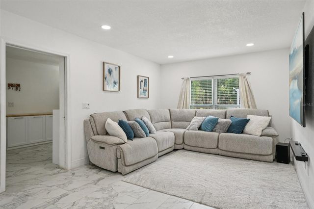 1414 SEFFNER VALRICO ROAD, Seffner, FL 33584