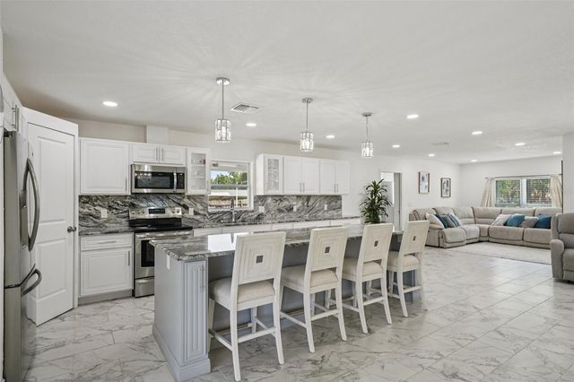 1414 SEFFNER VALRICO ROAD, Seffner, FL 33584