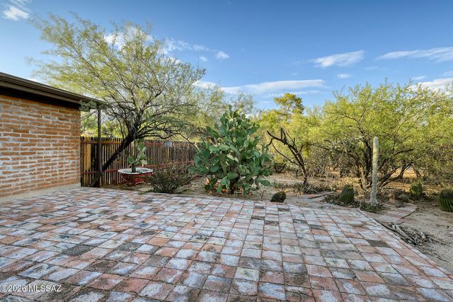 3520 N Melpomene Way, Tucson, AZ 85749