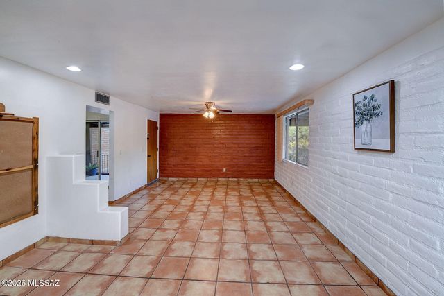 3520 N Melpomene Way, Tucson, AZ 85749