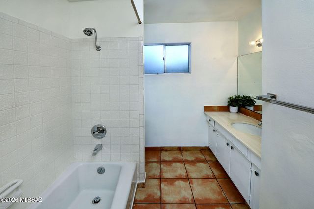 3520 N Melpomene Way, Tucson, AZ 85749