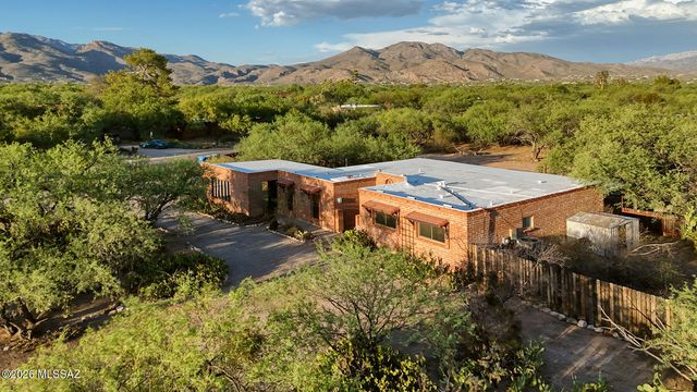 3520 N Melpomene Way, Tucson, AZ 85749