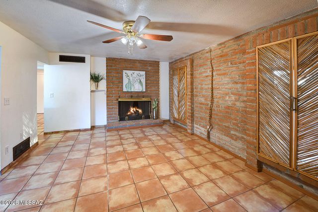 3520 N Melpomene Way, Tucson, AZ 85749